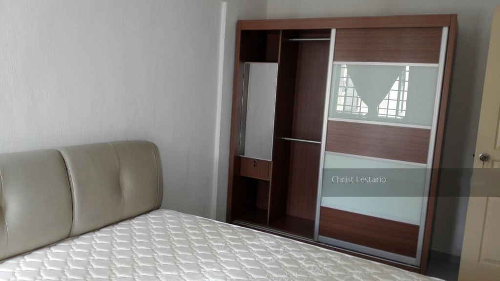 Yishun Street 21 thumbnail photo